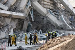Building Collapses in Bangkok SECONDS After Massive Quake